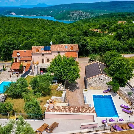 Luxury Villa On Spacious Private Property Rakalj Exterior photo