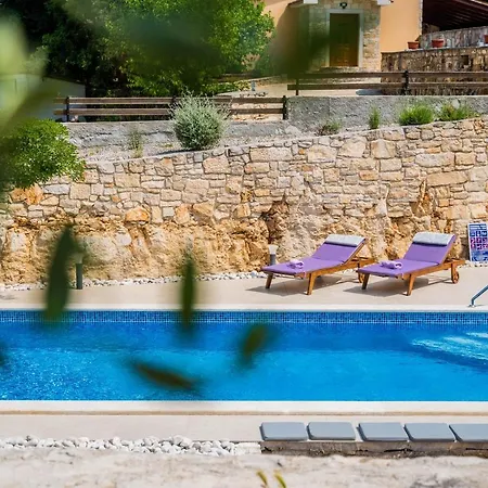 Luxury Villa On Spacious Private Property Rakalj Exterior photo