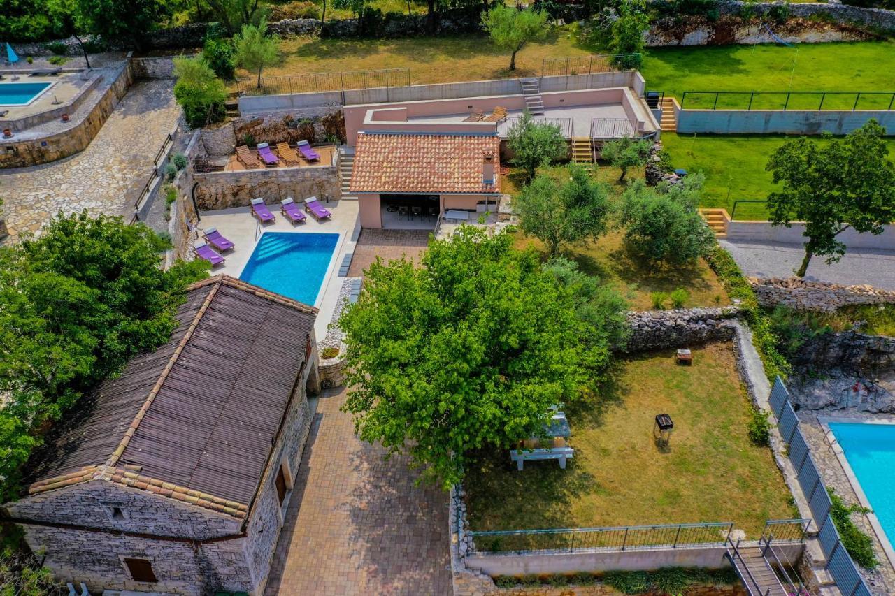 Villa Luxury On Spacious Private Rakalj
