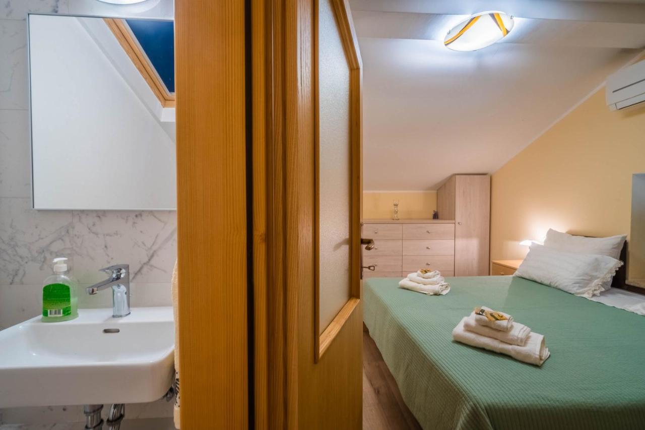 Villa Luxury On Spacious Private Rakalj