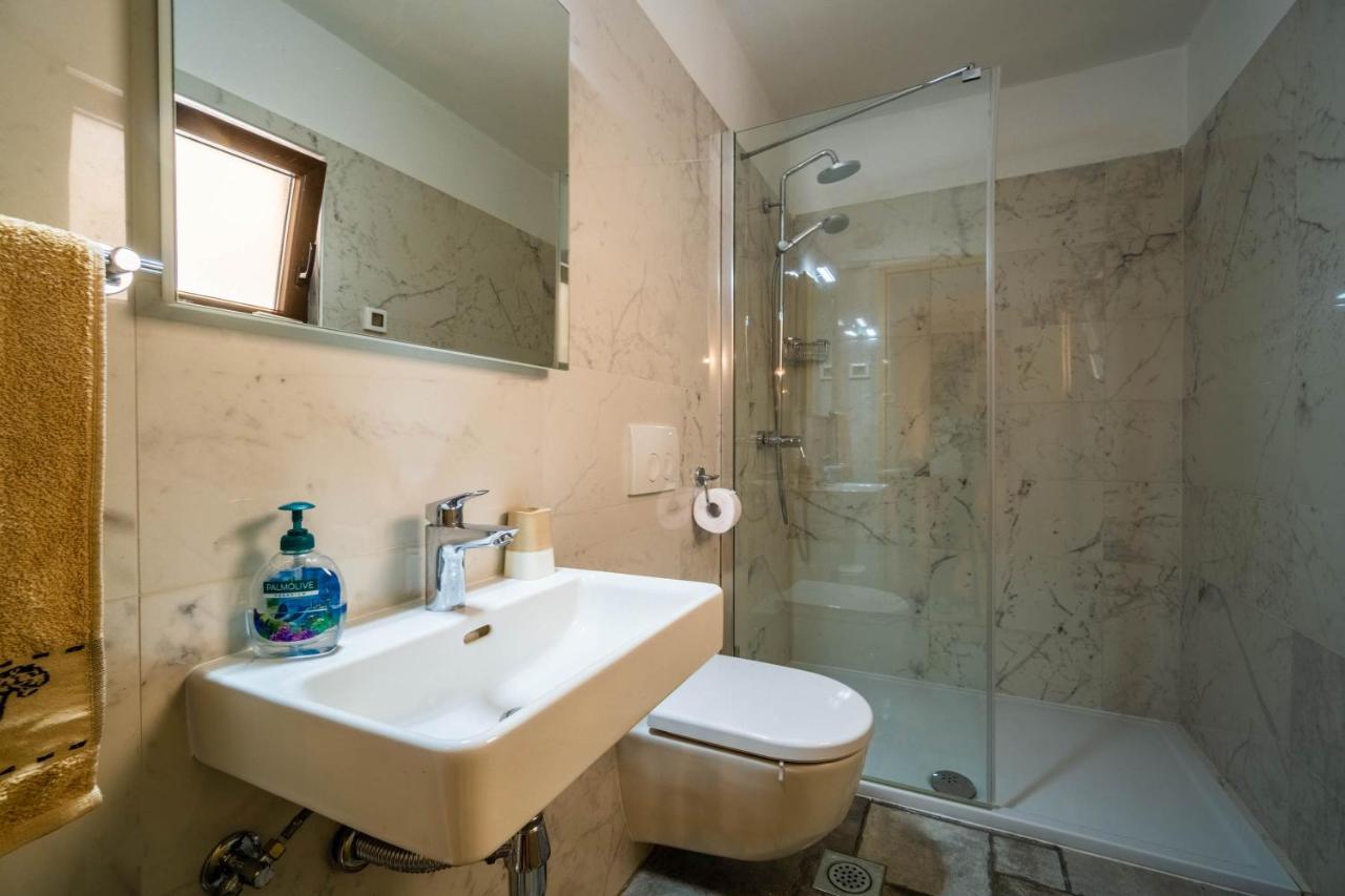Luxury On Spacious Private * Rakalj