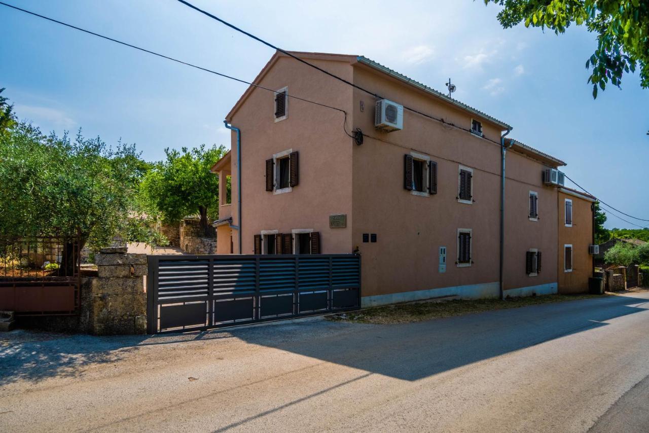 Luxury On Spacious Private * Rakalj