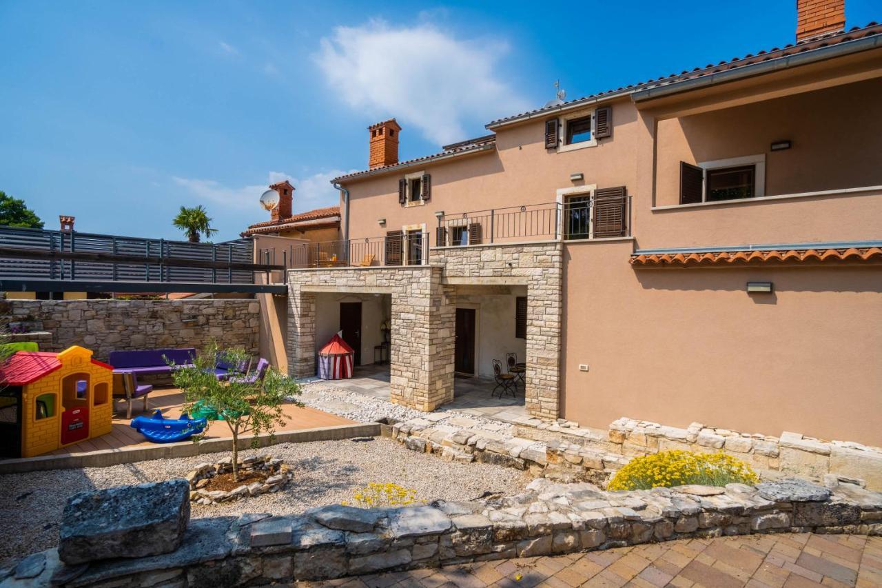 Luxury On Spacious Private Villa