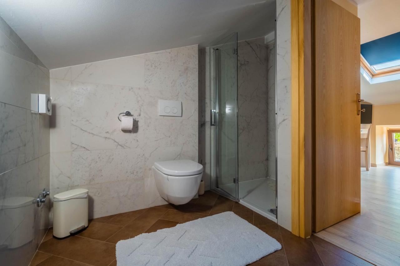 Villa Luxury On Spacious Private Rakalj