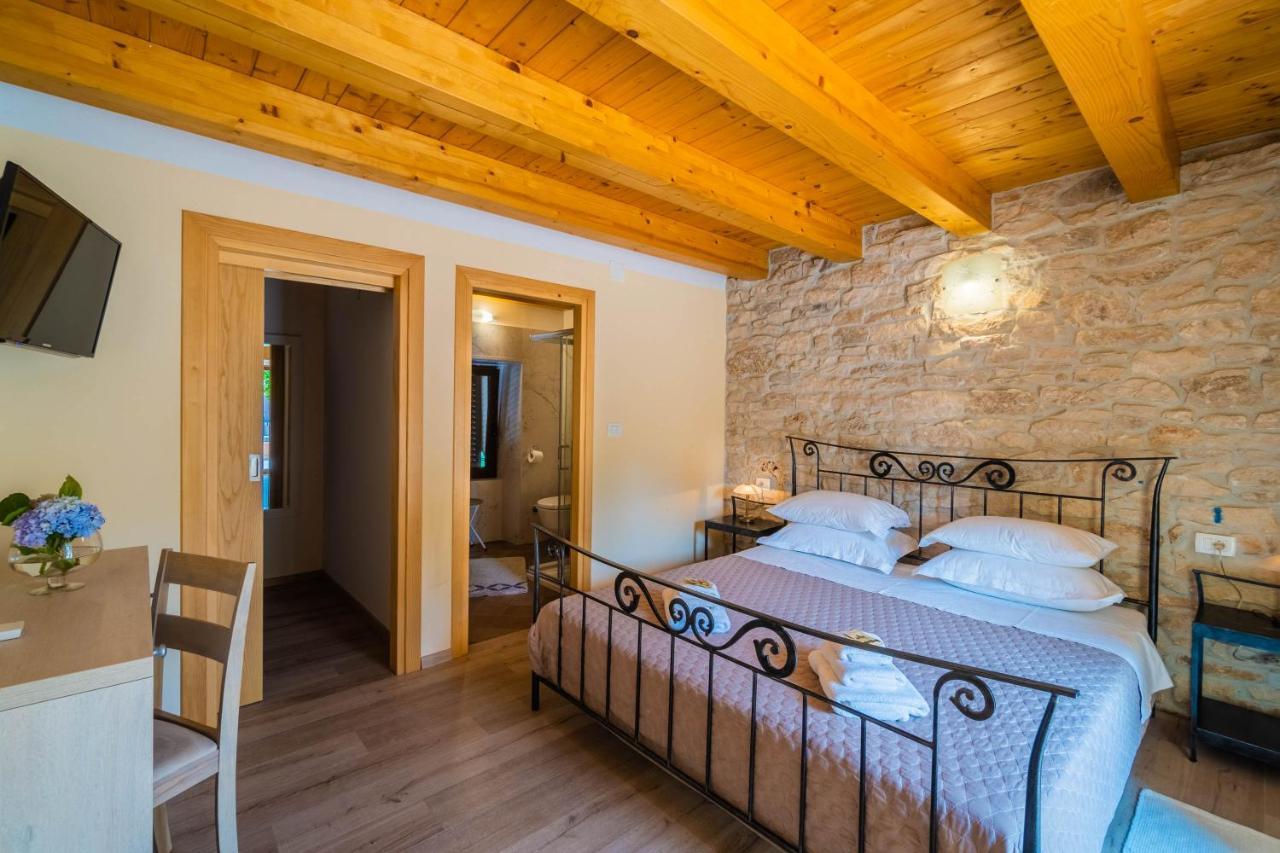 Luxury On Spacious Private Villa