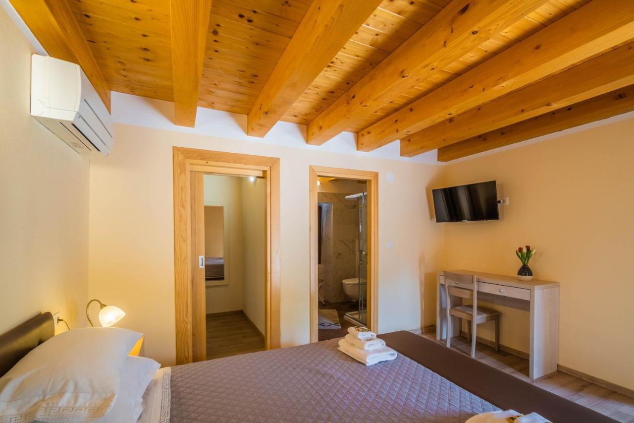 Luxury On Spacious Private Rakalj